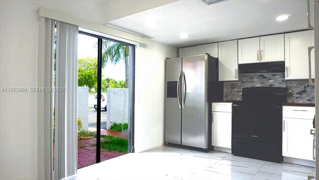 Building Photo - 1705 San Remo Cir