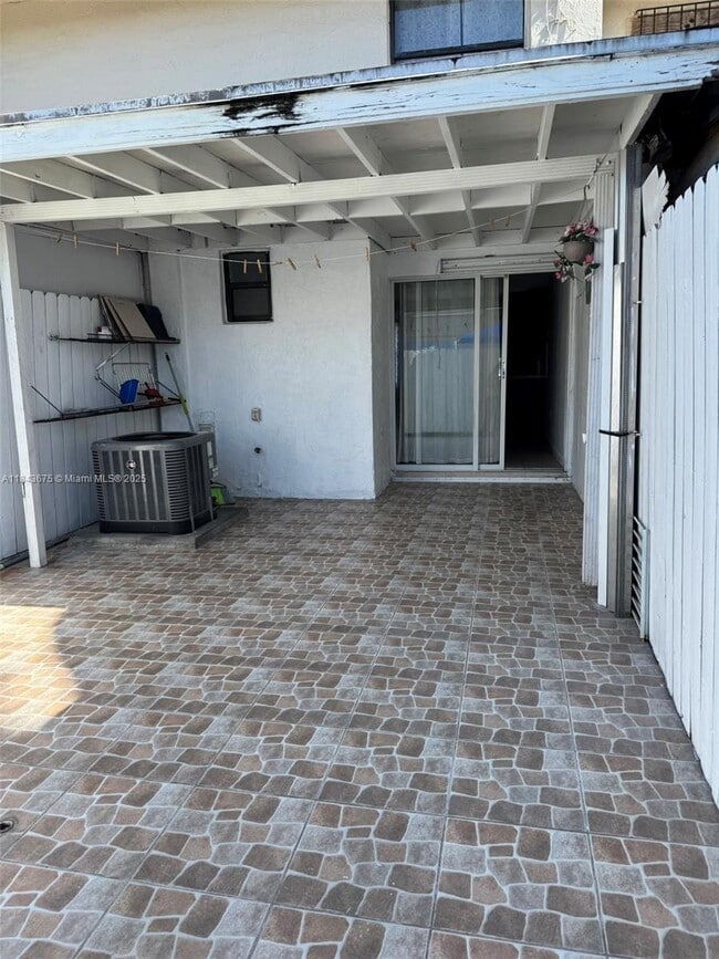 Building Photo - 2091 W 54th Terrace