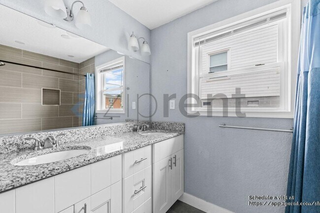 Building Photo - 965 W Ocean View Ave