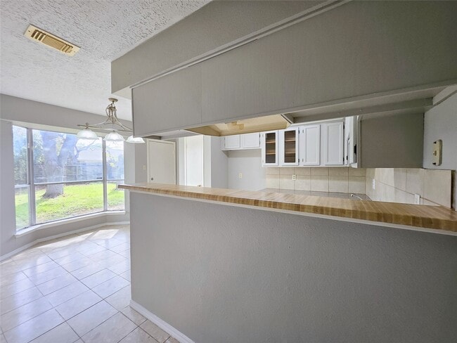 Building Photo - 7423 San Lucas Dr
