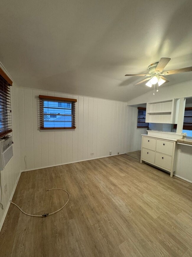 Building Photo - Charming studio apartment in the heart of ...