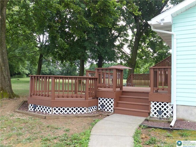 Building Photo - 8368 Seemsville Rd