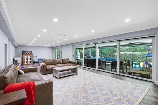 Building Photo - 4332 Cove Way Dr NE
