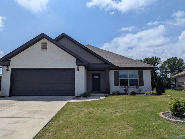 Primary Photo - 124 Varina Dr