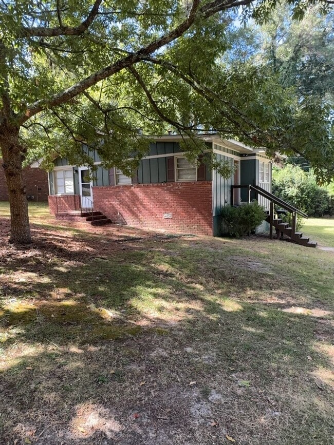 Building Photo - r4423