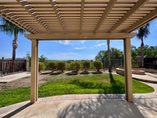 Building Photo - Oversized 5 bedroom Copper Canyon Murrieta...