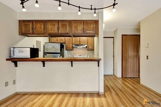 Building Photo - 2201 Romig Pl