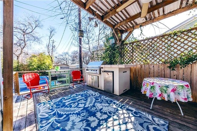 Building Photo - 3305 Larry Ln