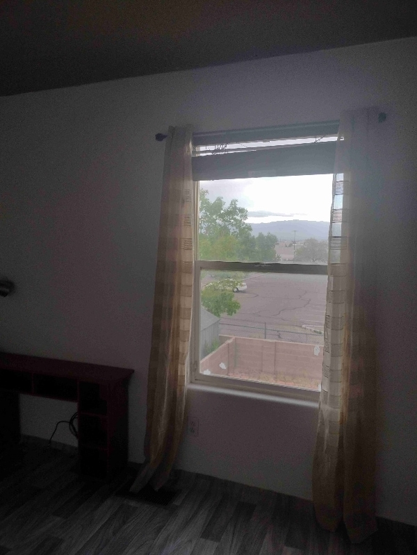 Building Photo - 448 Shorewood Dr NW