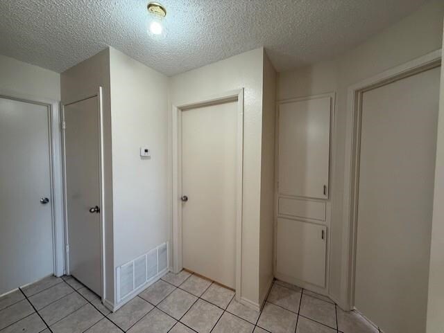 Building Photo - 1502 E San Pedro St