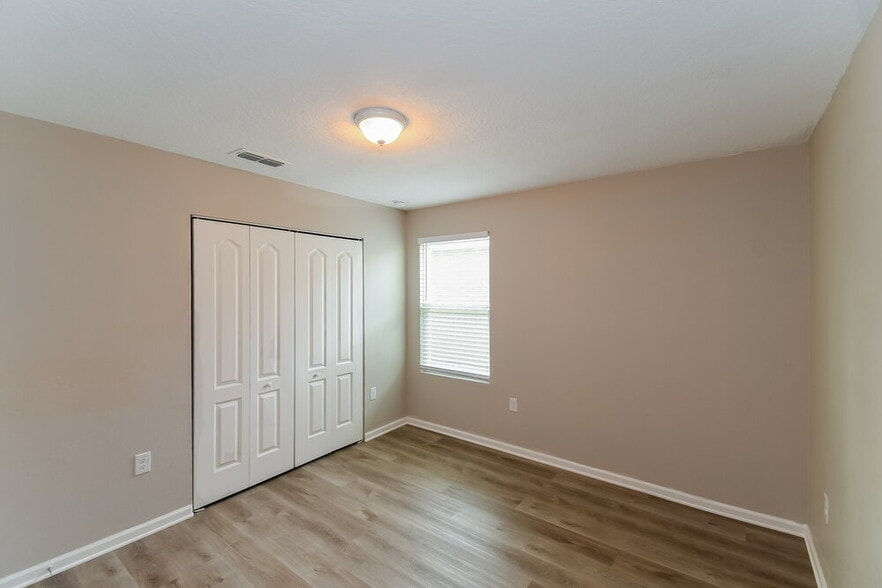 Building Photo - 8334 Cape Fox Dr
