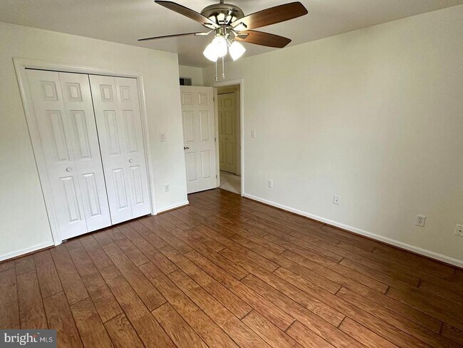 Building Photo - 2363 McCleary Dr