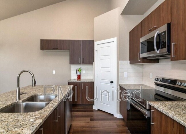 Building Photo - 649 Harvest Moon Dr