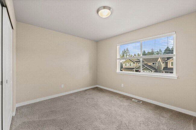 Building Photo - 16212 8th Ave E