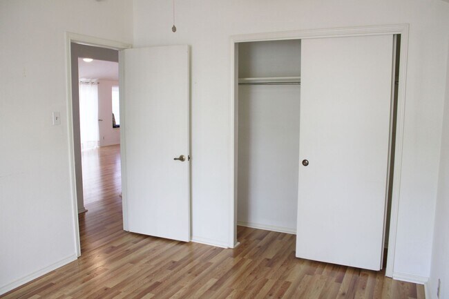 Building Photo - 3-BEDROOM IN CASTLE HILLS FOREST