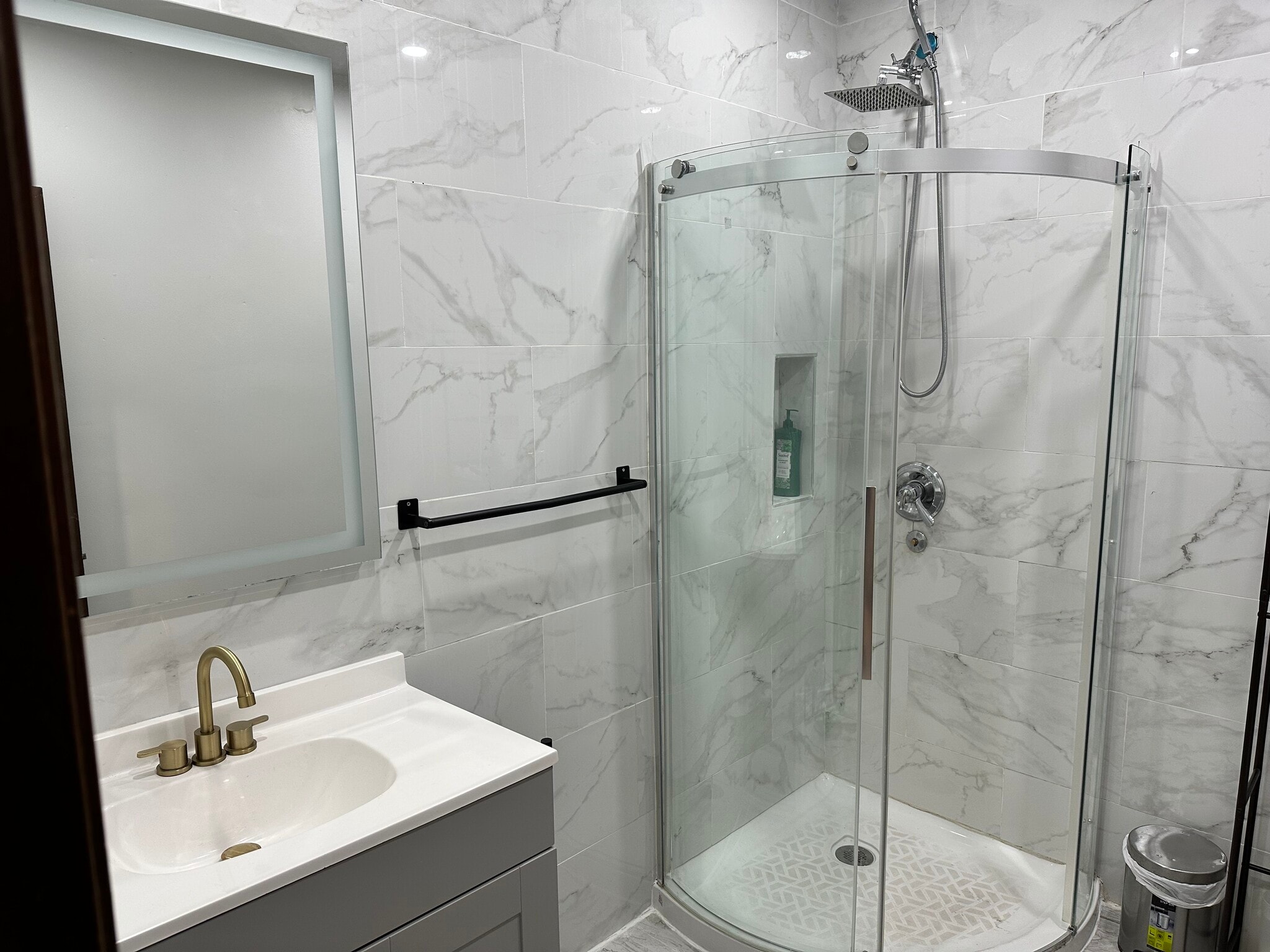 Building Photo - 800 37th Ave NE