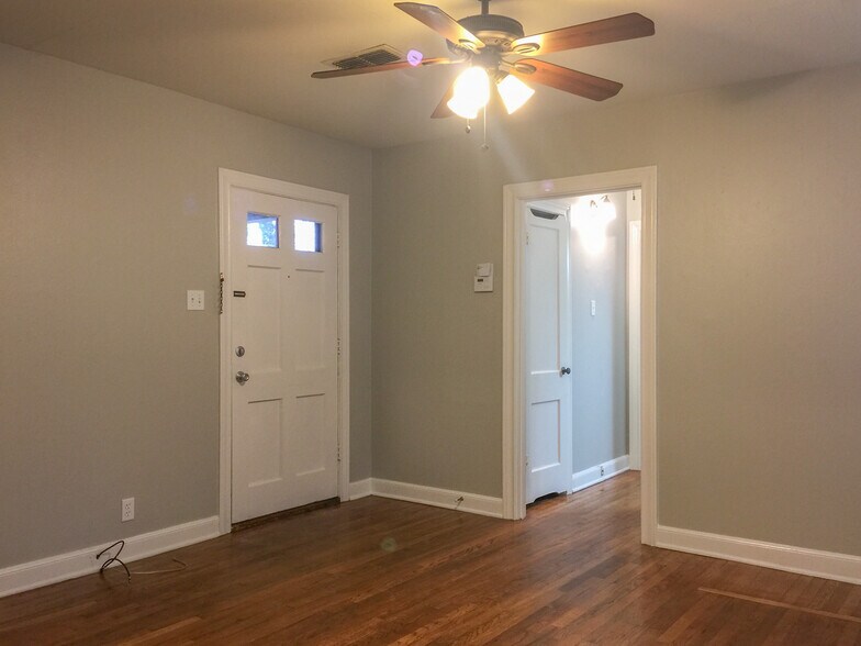 Building Photo - 1912 S Donnybrook Ave