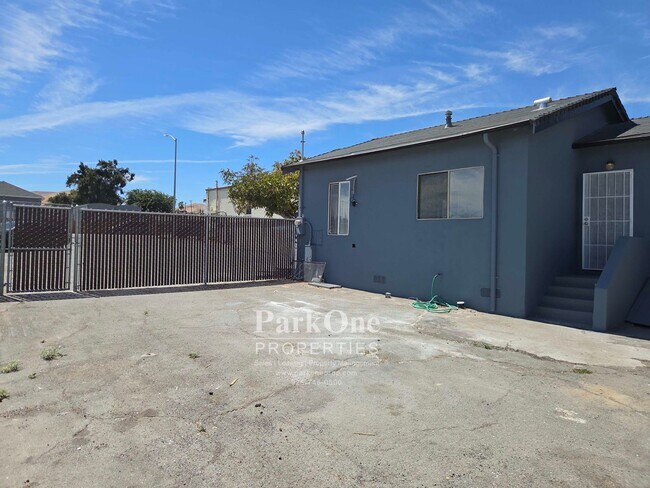 Building Photo - 2314 Willow Pass Rd
