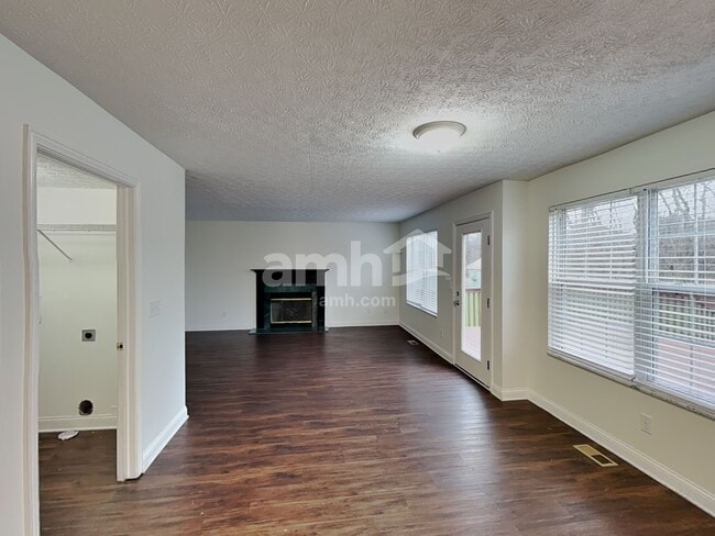 Building Photo - 328 Prairie Run Dr