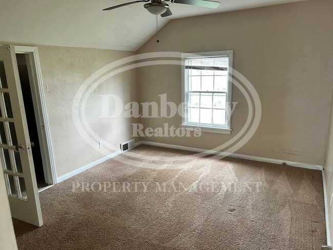 Building Photo - 1027 Secor Rd