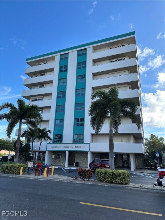 Building Photo - 4803 Sunset Ct