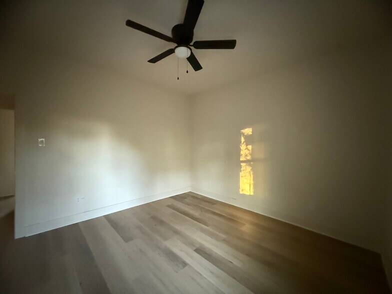 Building Photo - 106 Kirkland St