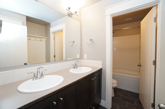 Building Photo - 2303 E Fratello St