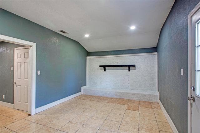 Building Photo - 307 Dee Ln