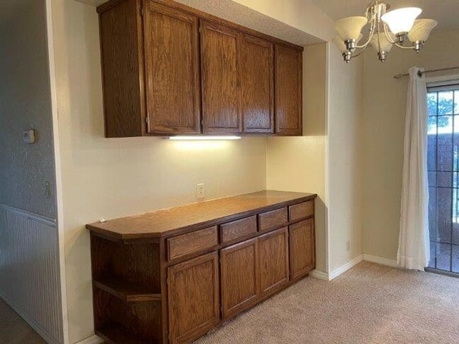 Building Photo - Spacious 3 bedroom home for rent