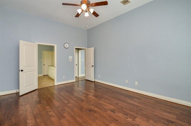 Building Photo - 28722 Maple Red Dr