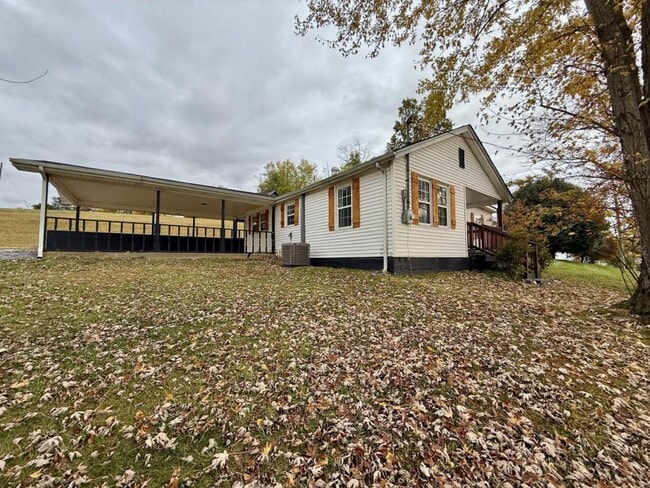 Building Photo - 11025-11107 107 Cutoff