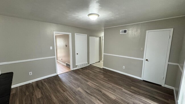 Building Photo - 4748 Scottsdale Ave