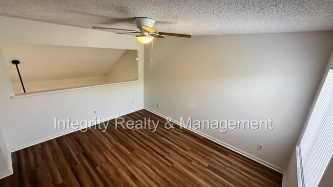 Building Photo - Cozy 2 bed / 2 bath townhome in the heart of Jacksonville