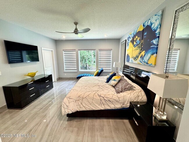 Building Photo - 163 Pine Forest Ct