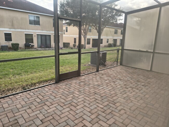 Building Photo - 1307 Clove Dr