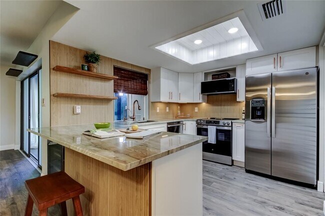 Building Photo - 2673 Sabal Springs Cir
