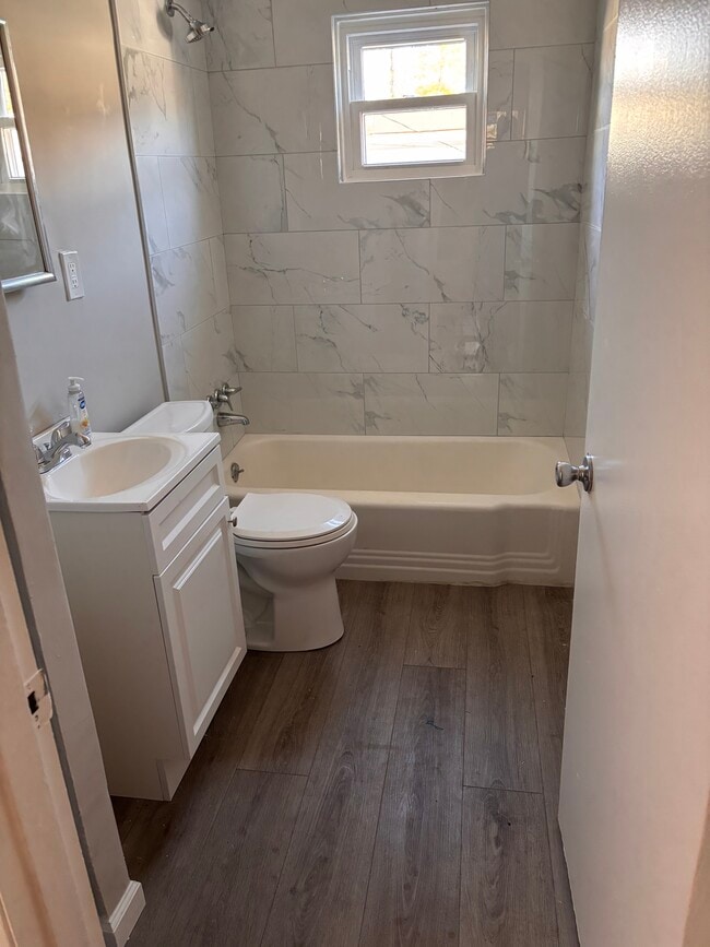 Building Photo - 2137 Braddish Ave