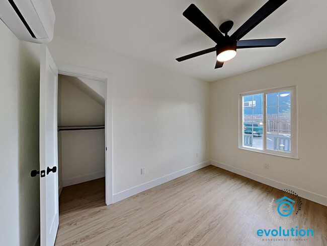 Building Photo - 3831-3835 3rd Avenue - 3835 3rd Ave Apt 1