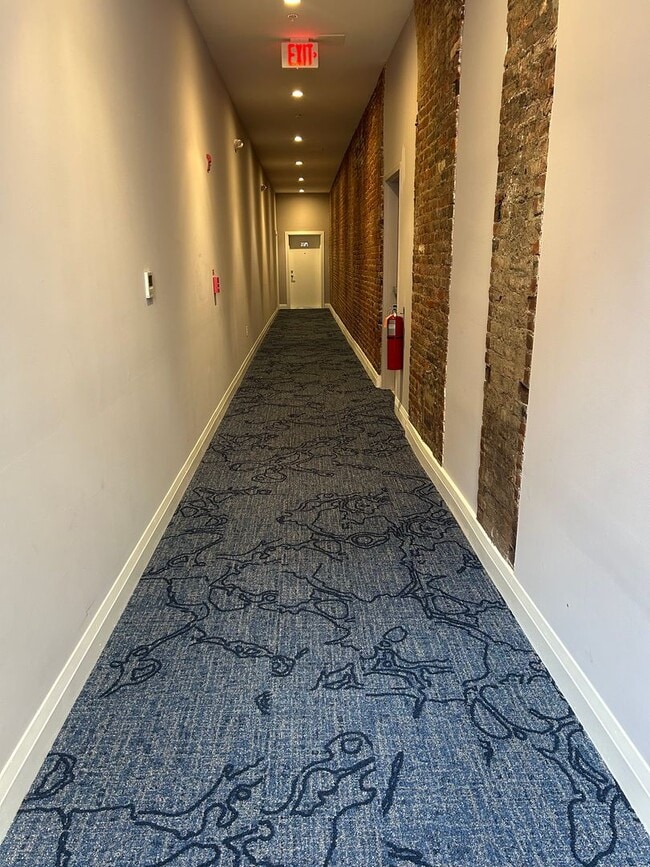 Building Photo - Welcome to Urban Elegance in the Heart of ...