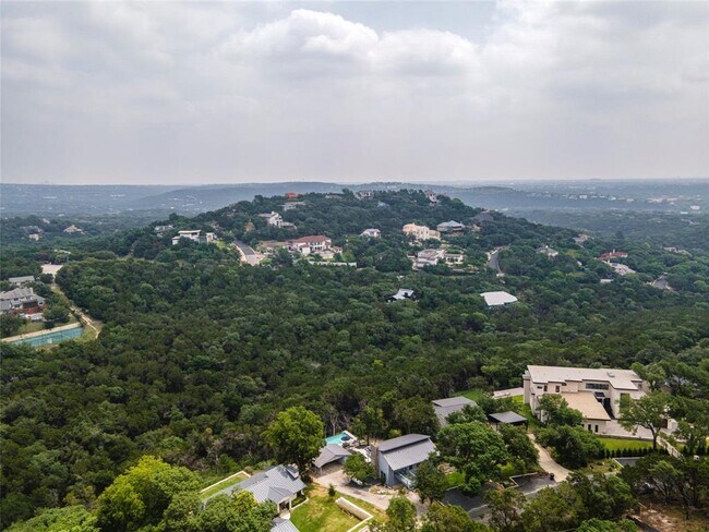 Building Photo - 2711 Trail Of Madrones