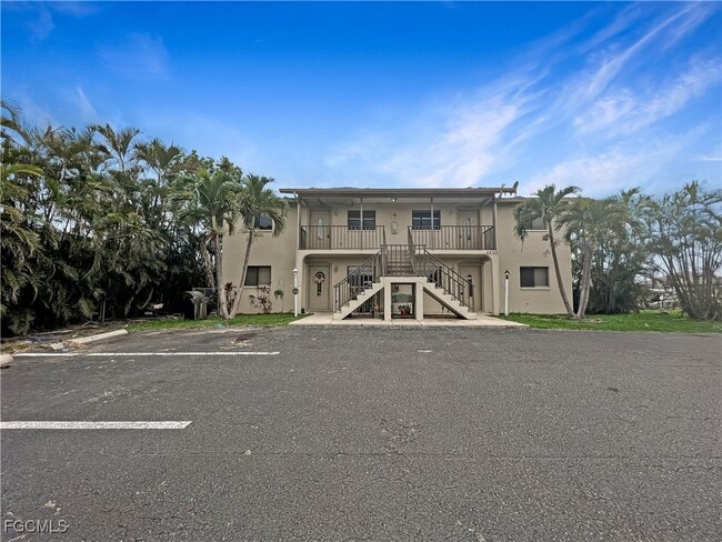 Building Photo - 4530 SW 10th Ave