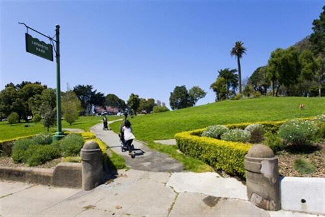 Lafayette park - 1800 Washington St