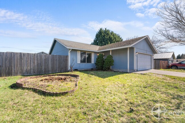 Building Photo - Cozy 3 Bedroom Corner Lot Home in Orchards...