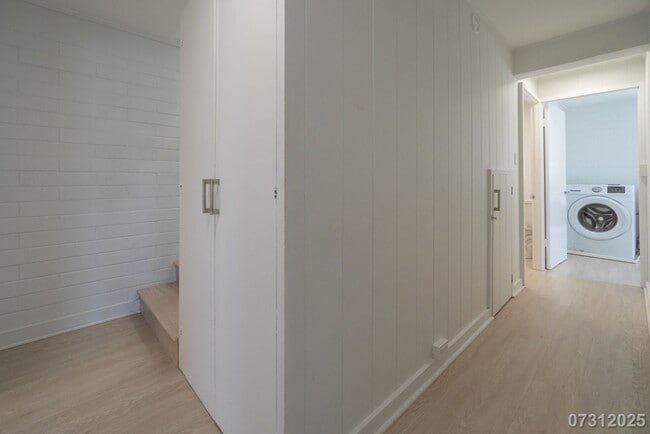 Building Photo - 3Bd 2Ba 1Pkg SFH in Manoa -$4300 Must See!!!