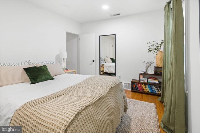 Building Photo - 1704 Naudain St