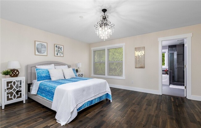 Building Photo - Stunning large 4 bedroom in Northwest Land...