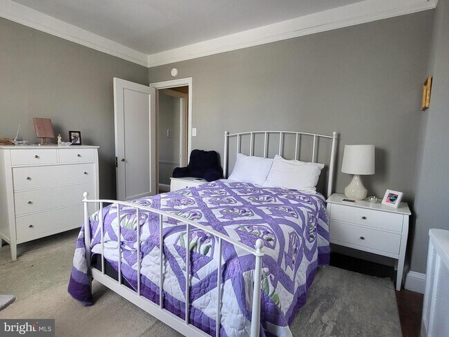 Building Photo - 2031 Locust St