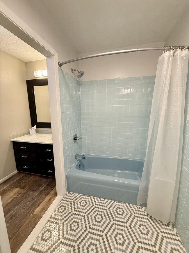 Building Photo - 4527 Terrace View Rd