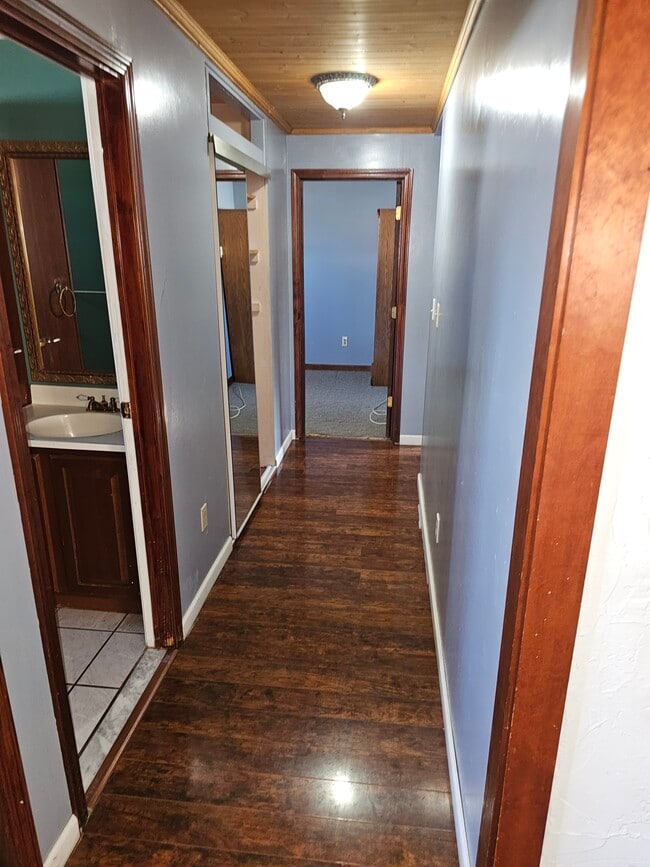 Building Photo - 19 Lloyd Dr