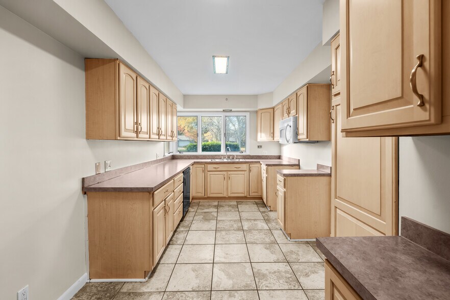 Building Photo - 3735 Heatherdowns Blvd